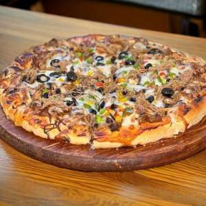 پیتزا رست بیف متوسط - لاکچری